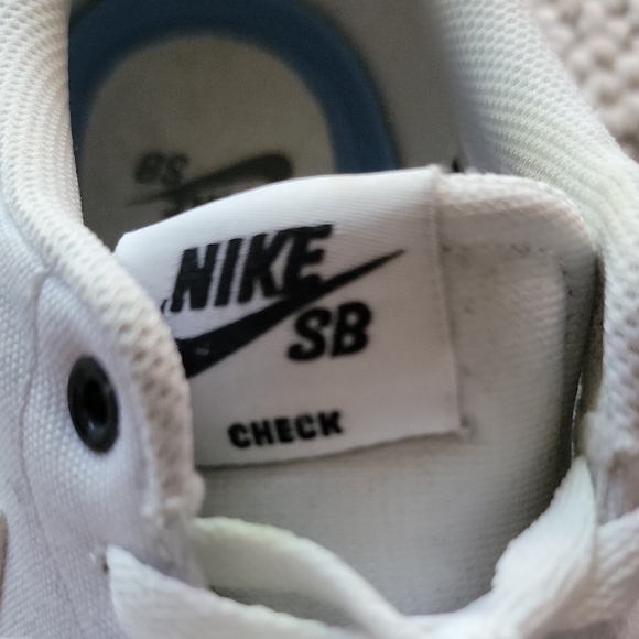 Nike Classic White Canvas Sneakers - Picture 5 of 5